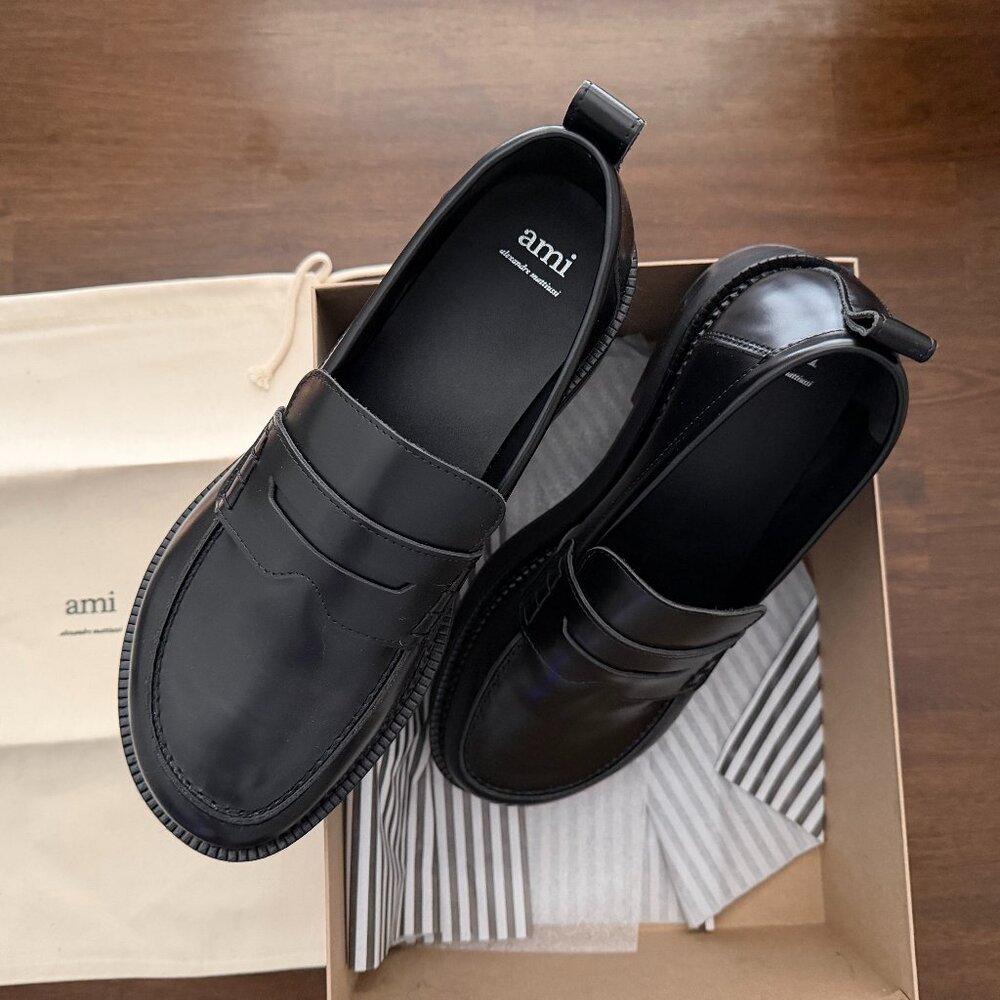AMI Black Leather Anatomical Toe Loafers